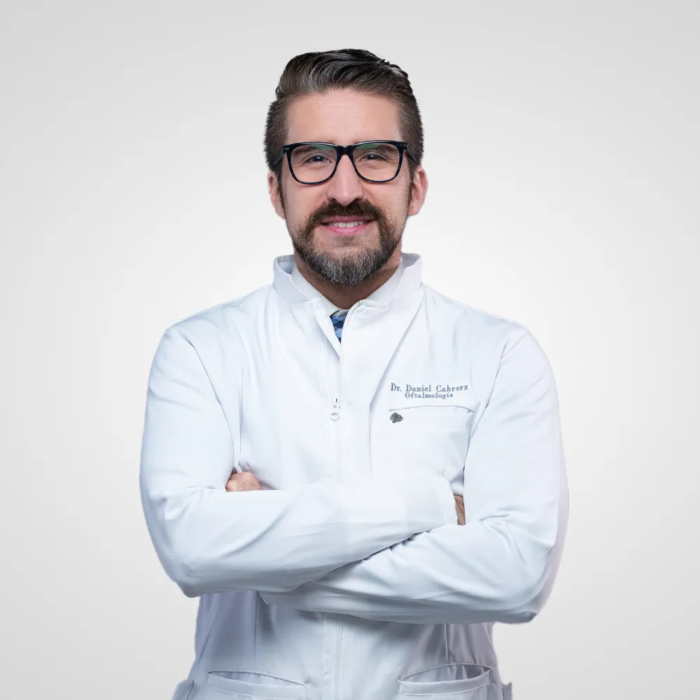 Doctor Daniel Cabrera, oftalmólogo